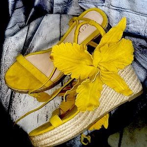 Soft yellow, fit true size 8, open toe